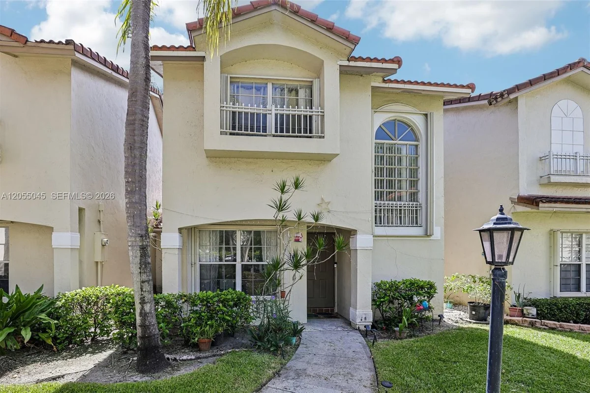 115 NW 108th Ave, Pembroke Pines: photo 1 of 36