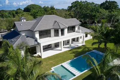11200 SW 60th Ave, Pinecrest: photo 1 of 52