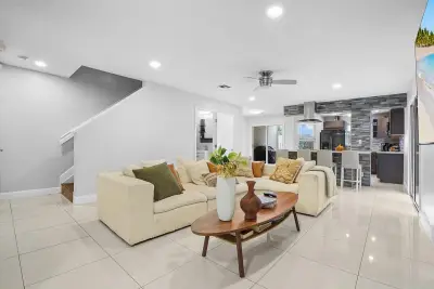 110 Crosswinds Dr, West Palm Beach: photo 1 of 32