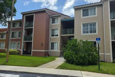 7824 Sonoma Springs Cir #104, Lake Worth: photo 1 of 22