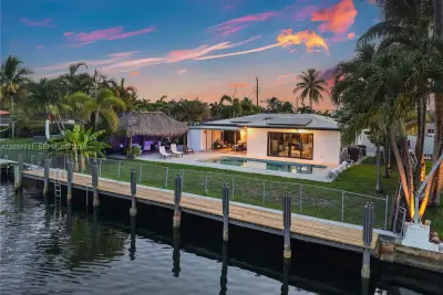 380 SE 1st Ter, Pompano Beach: photo 1 of 31