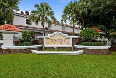 2833 SW 82nd Ave #104, Miramar: photo 1 of 14