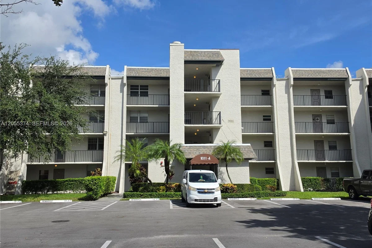9311 Orange Grove Dr #408, Davie: photo 1 of 13