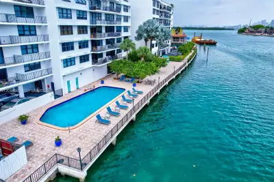 10101 E Bay Harbor Dr #502, Bay Harbor Islands: photo 1 of 42