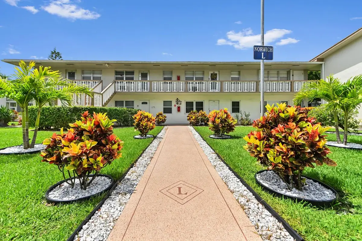 270 Norwich L, West Palm Beach: photo 1 of 22