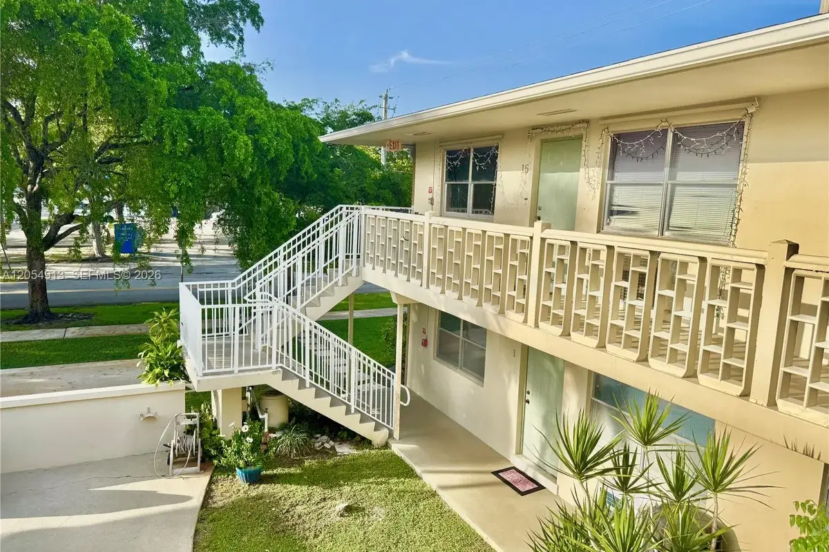 3500 Harrison St #12, Hollywood: photo 1 of 19