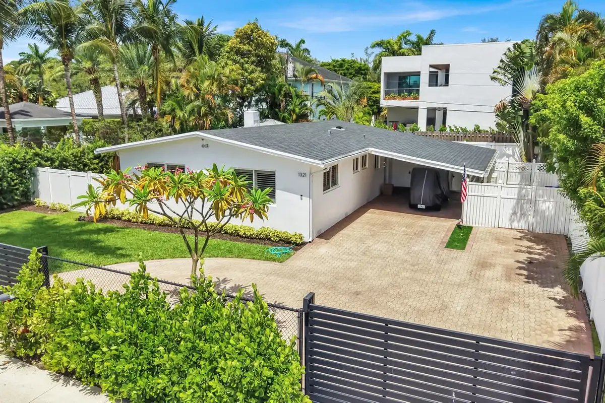 1321 Cordova Rd, Fort Lauderdale: photo 1 of 48