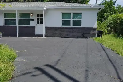 828 Prosperity Farms Rd, North Palm Beach: photo 1 of 13