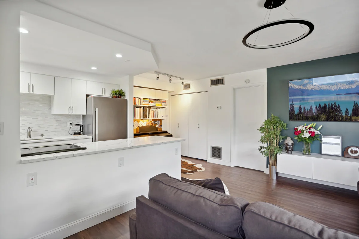 306 NE 1st Ave #210, Boynton Beach: photo 1 of 26