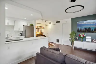 306 NE 1st Ave #210, Boynton Beach: photo 1 of 26