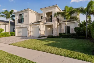 2630 NW 69th St, Boca Raton: photo 1 of 14