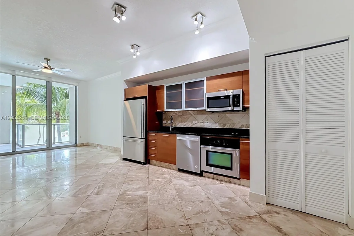 3470 E Coast Ave #H0907, Miami: photo 1 of 20