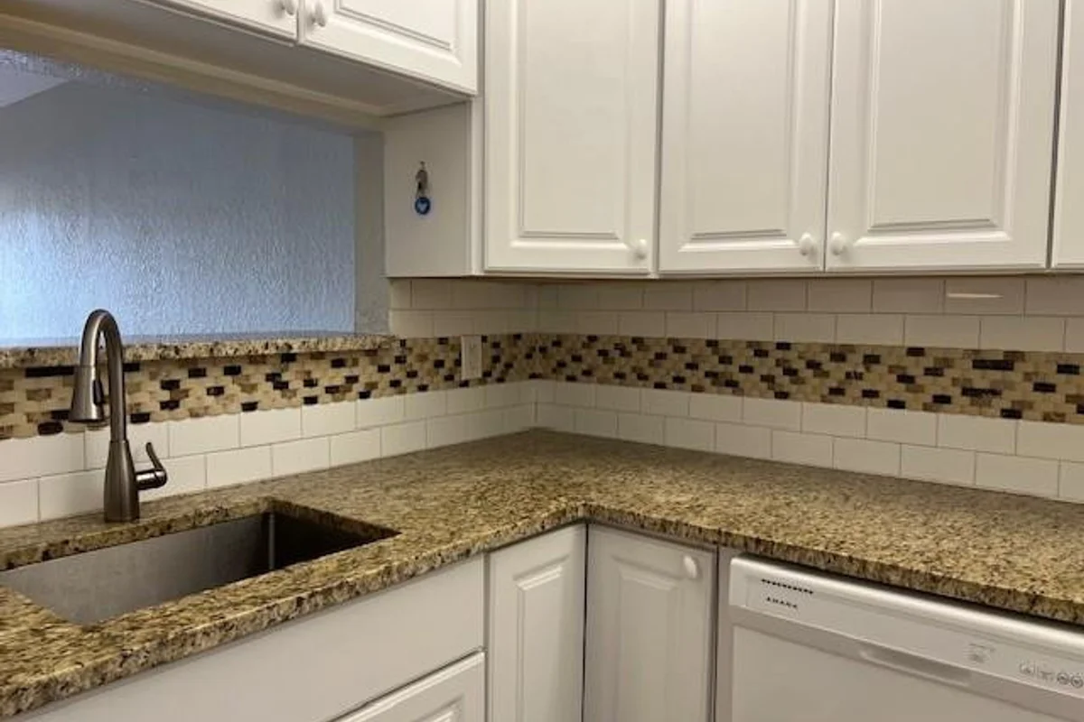 2588 Riverside Dr, Coral Springs: photo 1 of 27