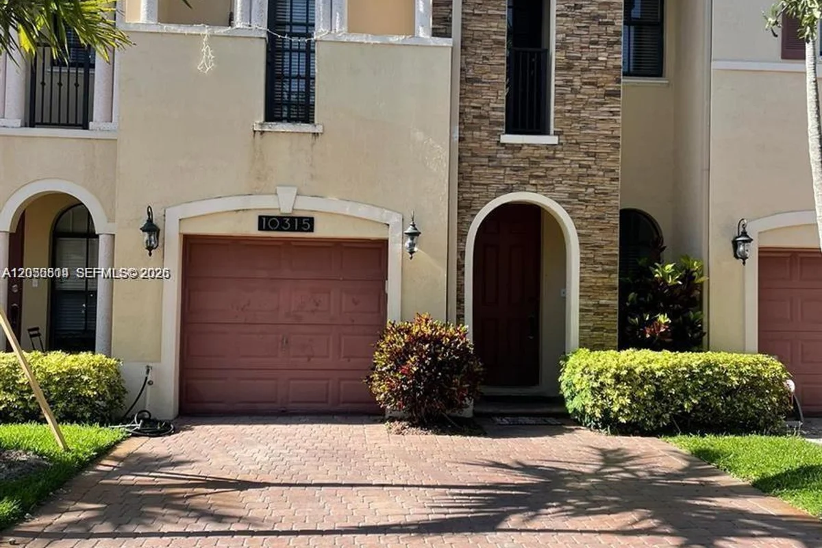 10315 NW 30th Ter, Doral: photo 1 of 7