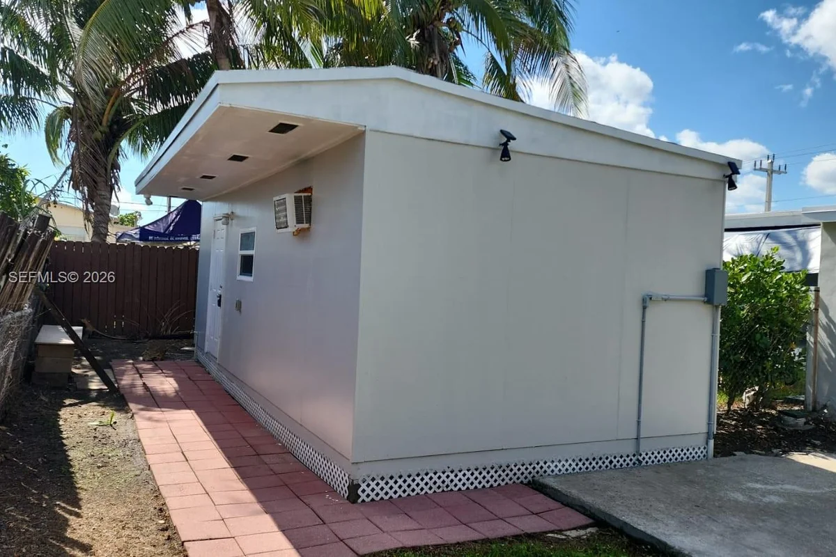 3533 SW 91st Ave #A, Miami: photo 1 of 14