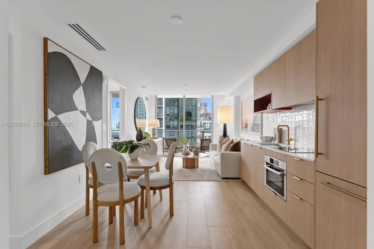 90 NE 32nd St #PH05, Miami: photo 1 of 48