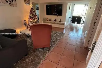 8600 SW 133rd Ave Rd #423, Miami: photo 1 of 17