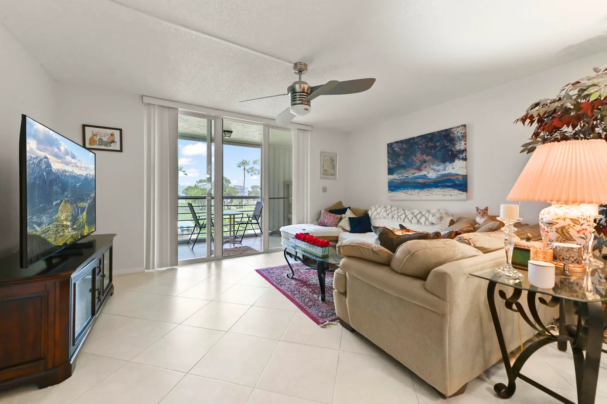 3326 Arcara Way #307, Lake Worth: photo 1 of 23