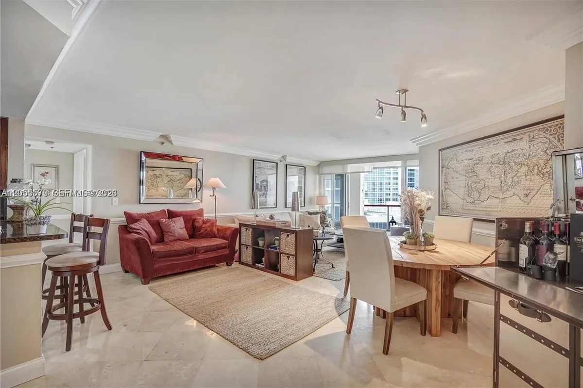 6767 Collins #901, Miami Beach: photo 1 of 14