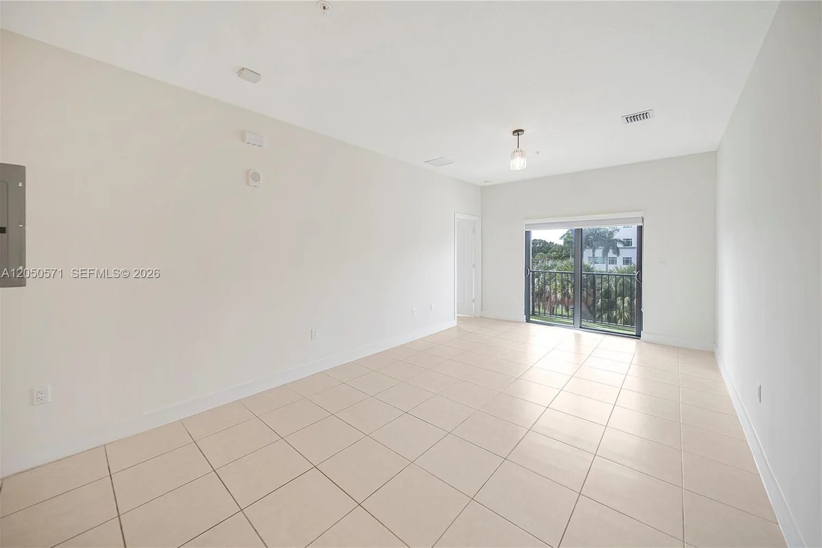 8265 NW 41st St #C-202, Doral: photo 1 of 28