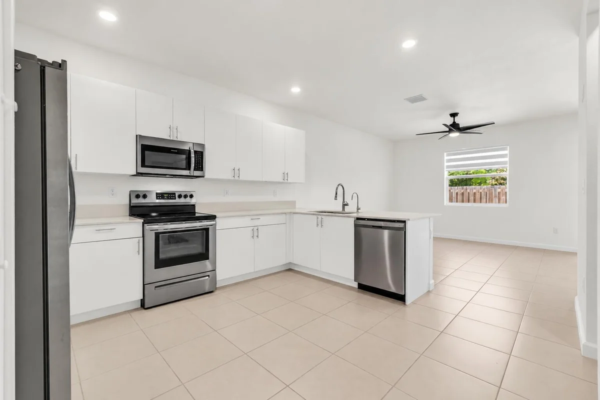 16229 SW 288th Ter, Homestead: photo 1 of 46