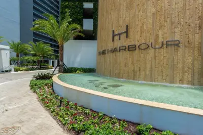 16385 Biscayne Blvd #1103, North Miami Beach: photo 1 of 57
