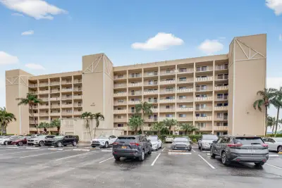 6866 Huntington Ln #607, Delray Beach: photo 1 of 63