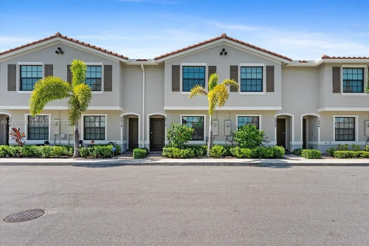 5010 Genove Pl, Riviera Beach: photo 1 of 33