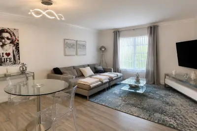 2260 NE 67th St #1705, Fort Lauderdale: photo 1 of 8
