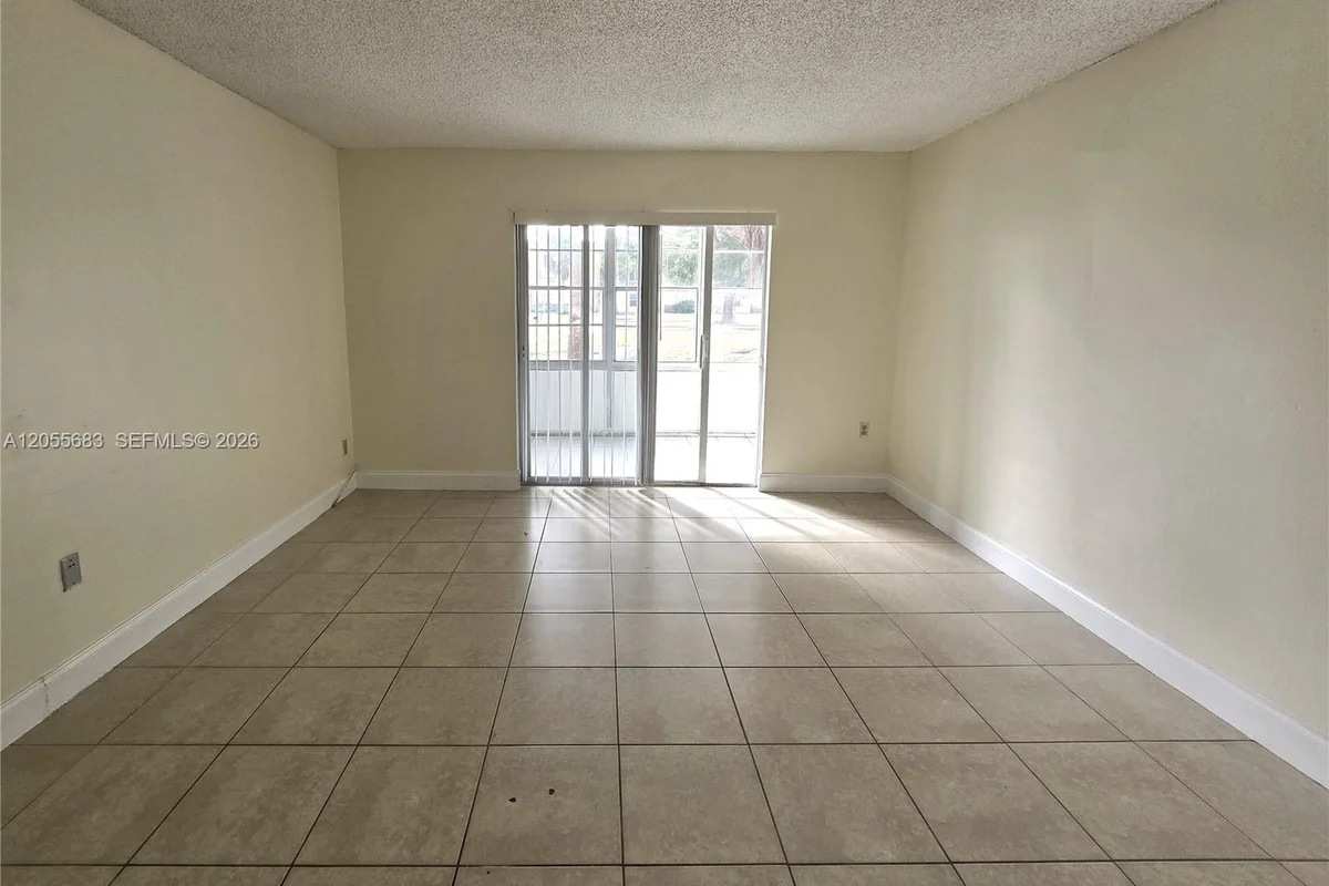 4334 NW 9th Ave #9-1B, Deerfield Beach: photo 1 of 15