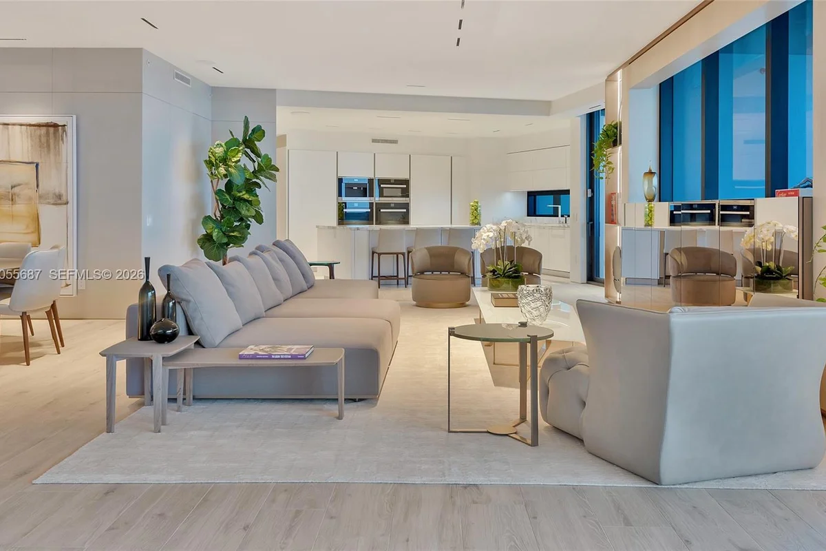 18555 Collins Ave #4705, Sunny Isles Beach: photo 1 of 59