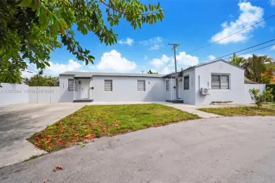 2140 Monroe Ter, Hollywood: photo 1 of 32