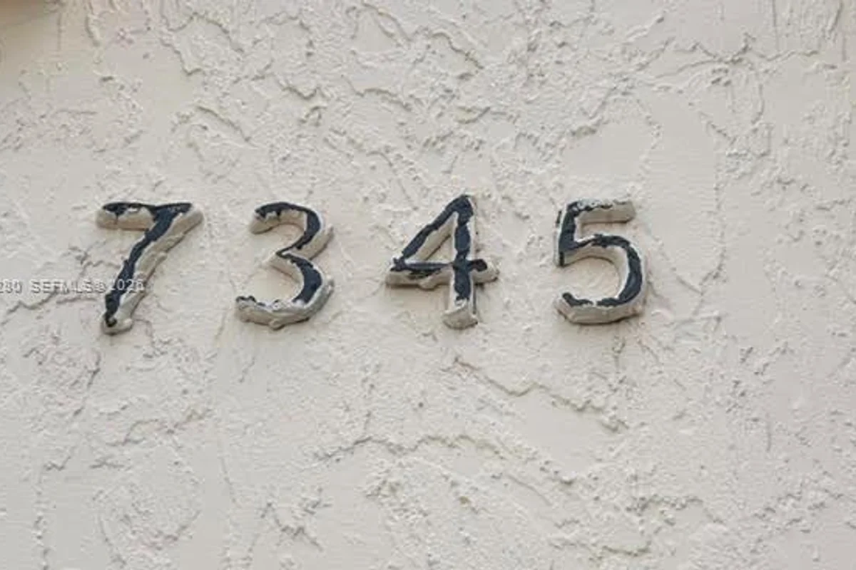 7345 W 4th Ave #404, Hialeah: photo 1 of 20