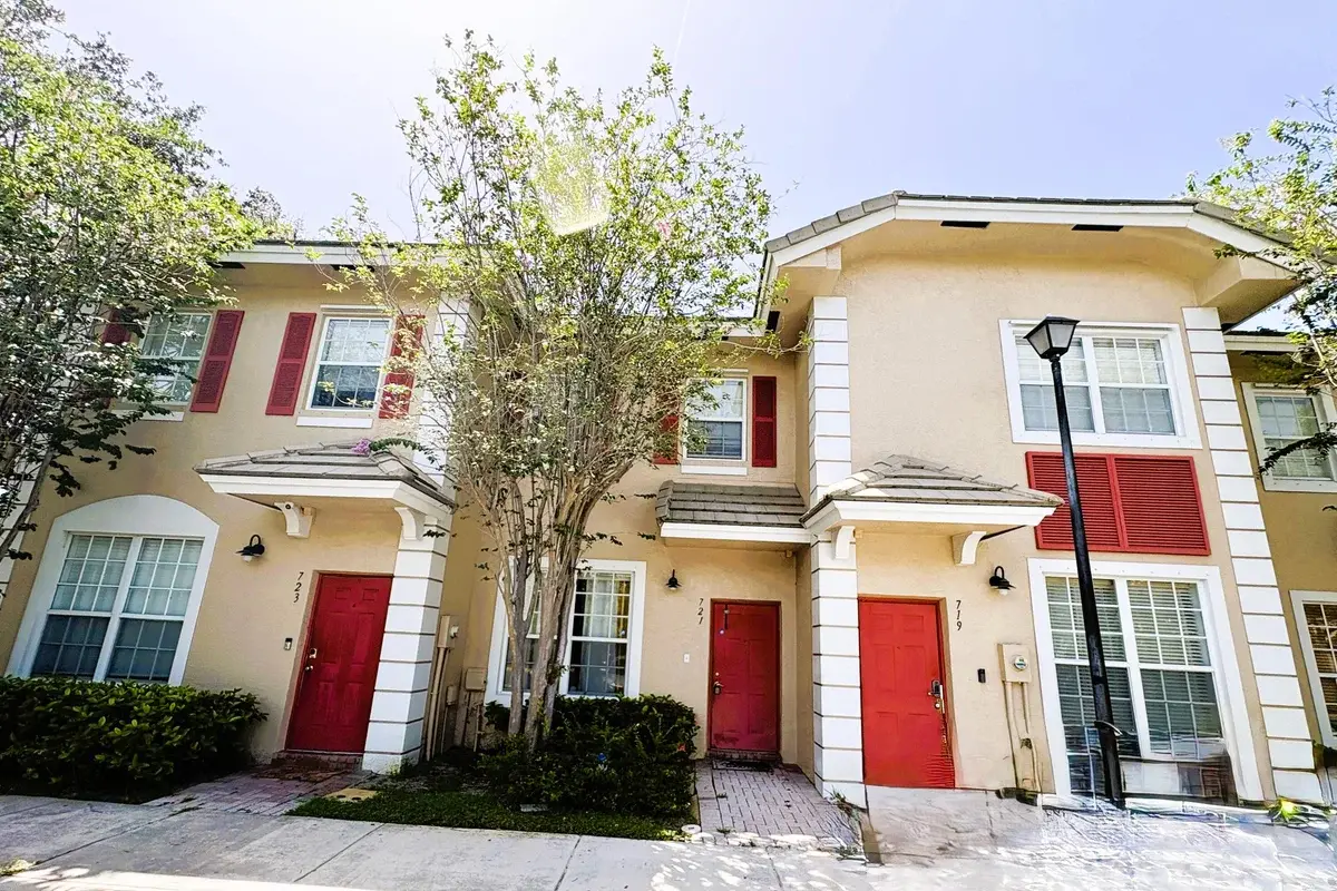 721 NW 42nd Ave, Plantation: photo 1 of 25