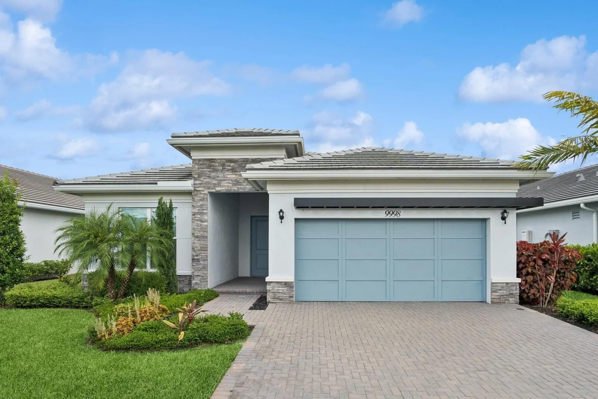 House in Palm Beach Gardens: photo 1 of 19