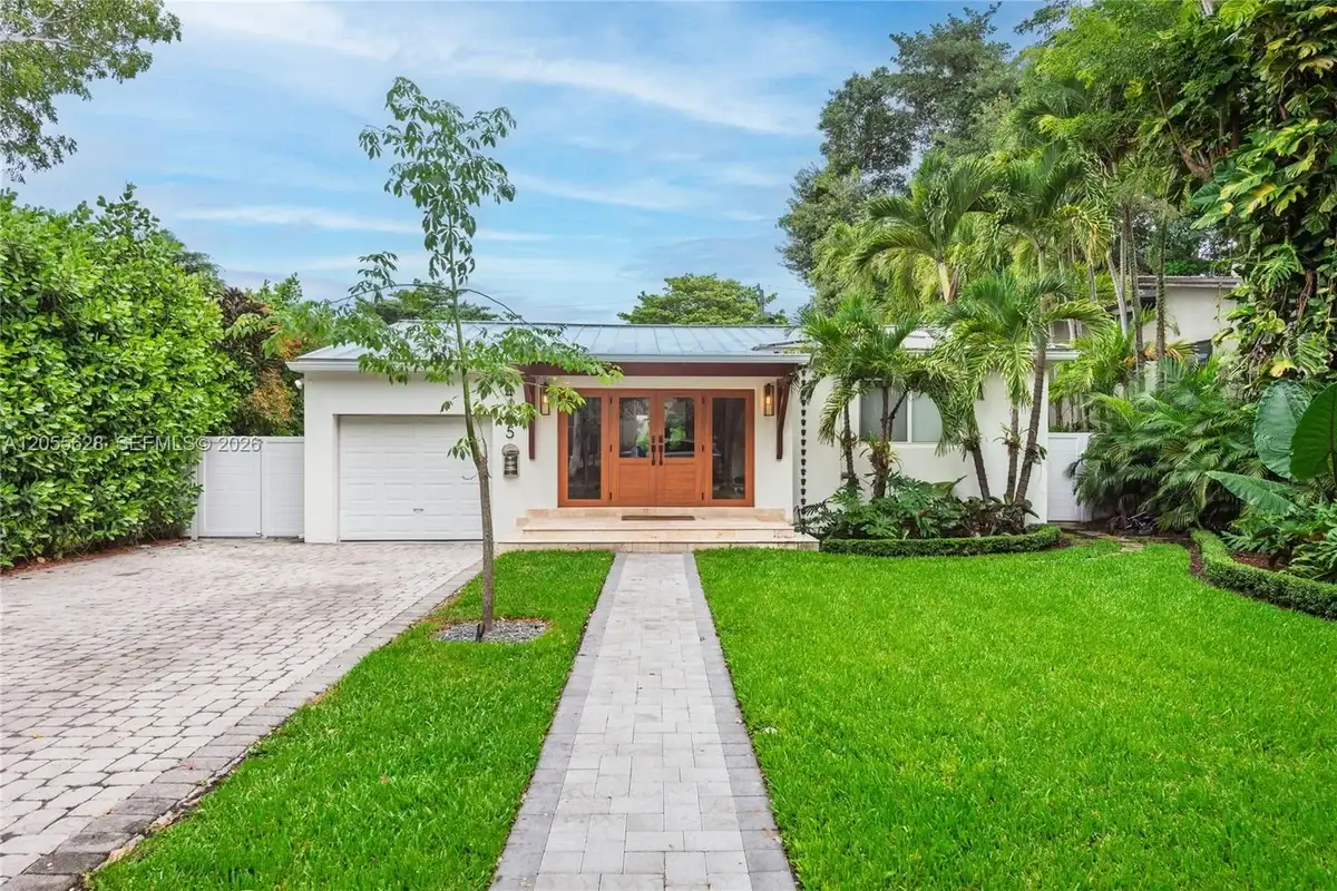 4155 Pamona Ave, Miami: photo 1 of 32