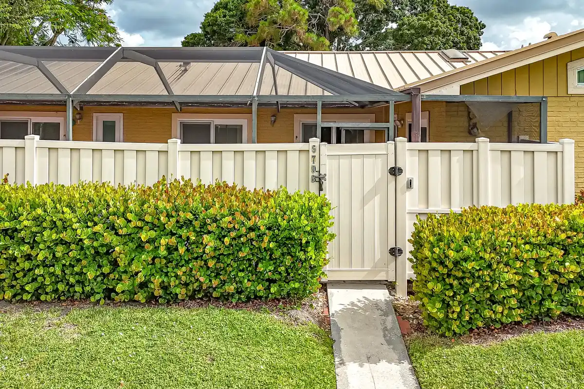 5796 Golden Eagle Cir, Palm Beach Gardens: photo 1 of 18