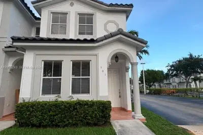 5420 NW 107th Ave #301, Doral: photo 1 of 15