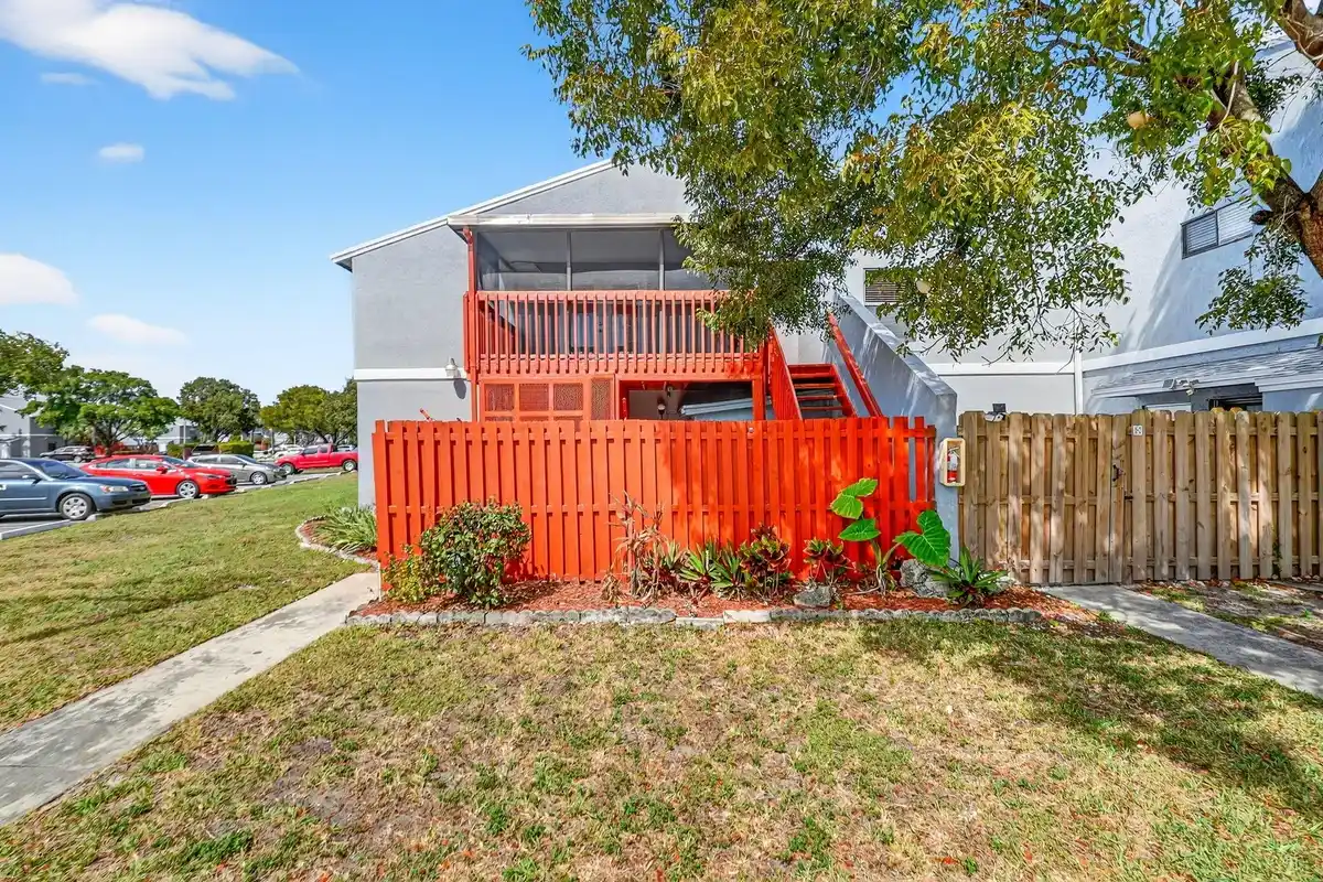 18 Crossings Cir #F, Boynton Beach: photo 1 of 29