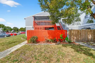 18 Crossings Cir #F, Boynton Beach: photo 1 of 29