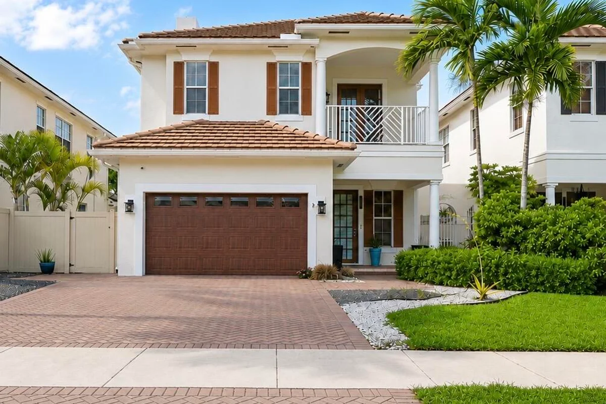 1505 SW 23rd St, Fort Lauderdale: photo 1 of 29