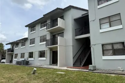 7195 NW 179th St #211, Hialeah: photo 1 of 20