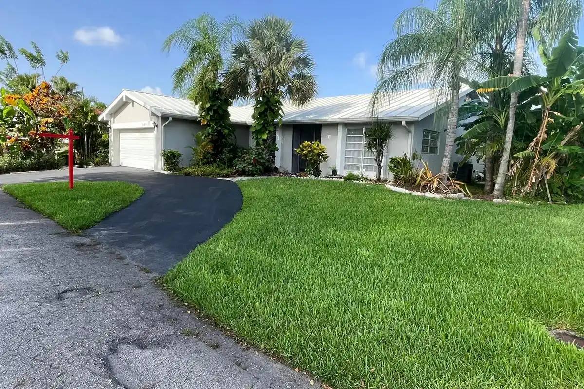 4804 Mango Dr, Tamarac: photo 1 of 34