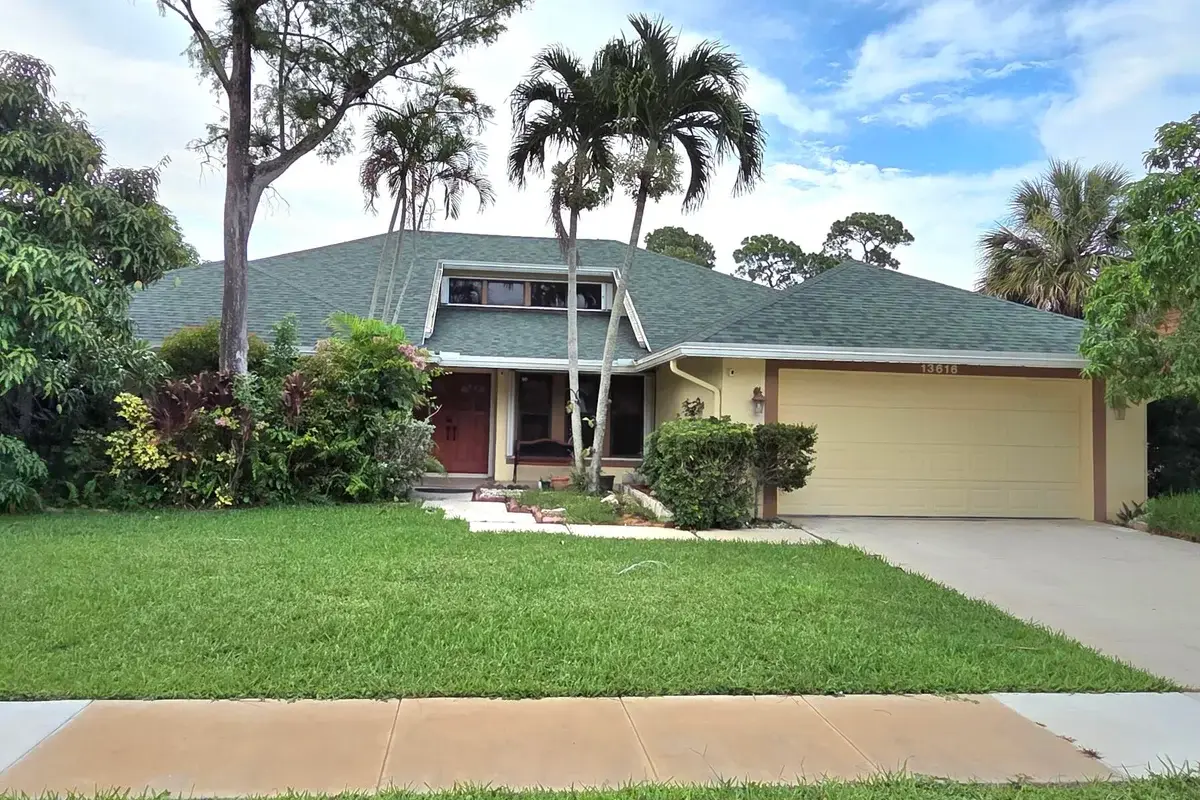 13616 Northumberland Cir, Wellington: photo 1 of 36
