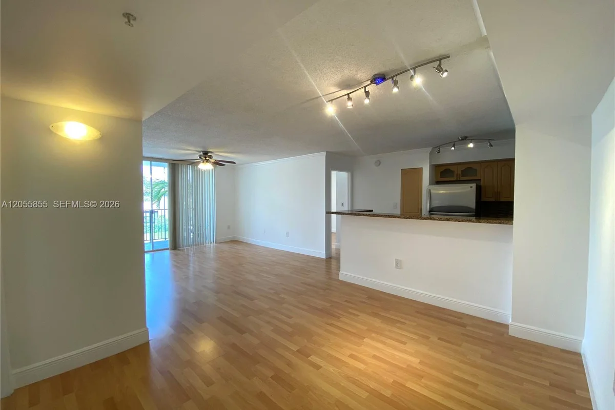 4560 NW 107th Ave #205-12, Doral: photo 1 of 38