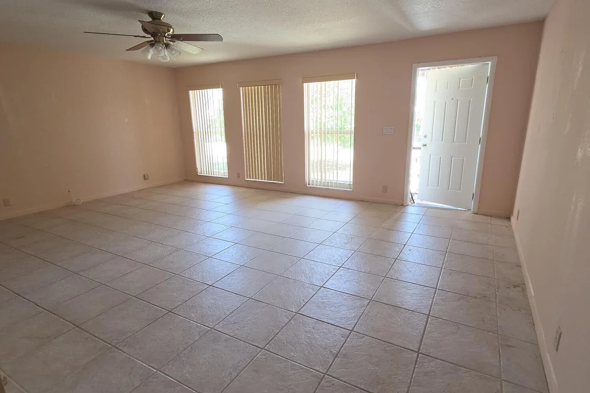 1641 NW 49th St, Deerfield Beach: photo 1 of 5