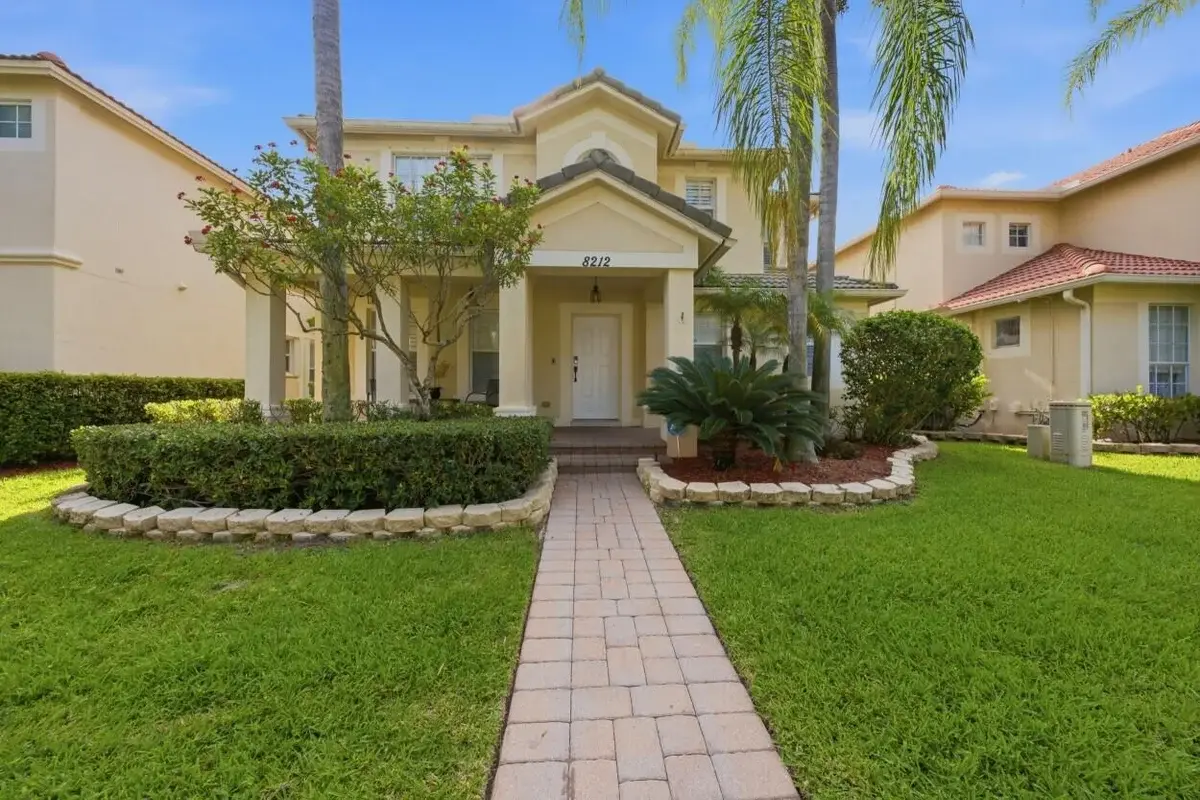 8212 Calterra Dr, Palm Beach Gardens: photo 1 of 34