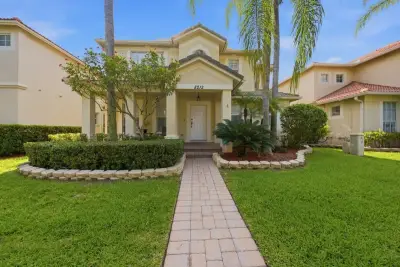 8212 Calterra Dr, Palm Beach Gardens: photo 1 of 34