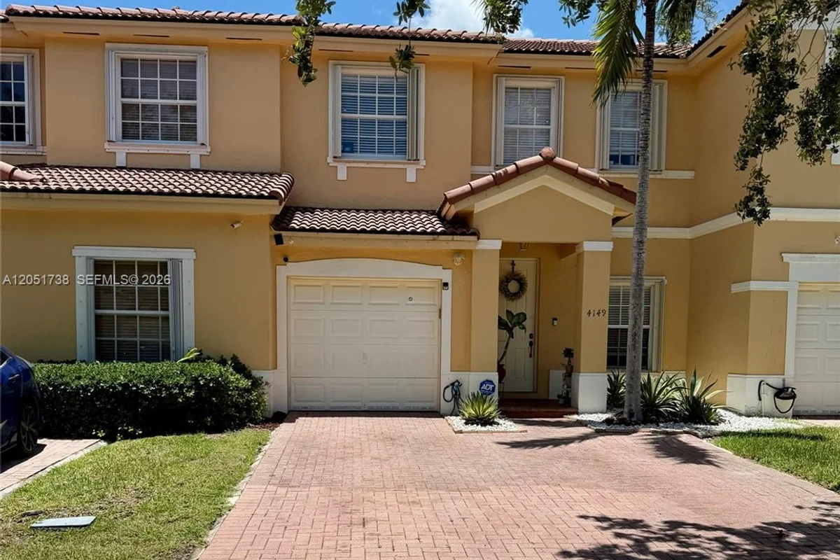 4149 NE 26th St, Homestead: photo 1 of 14