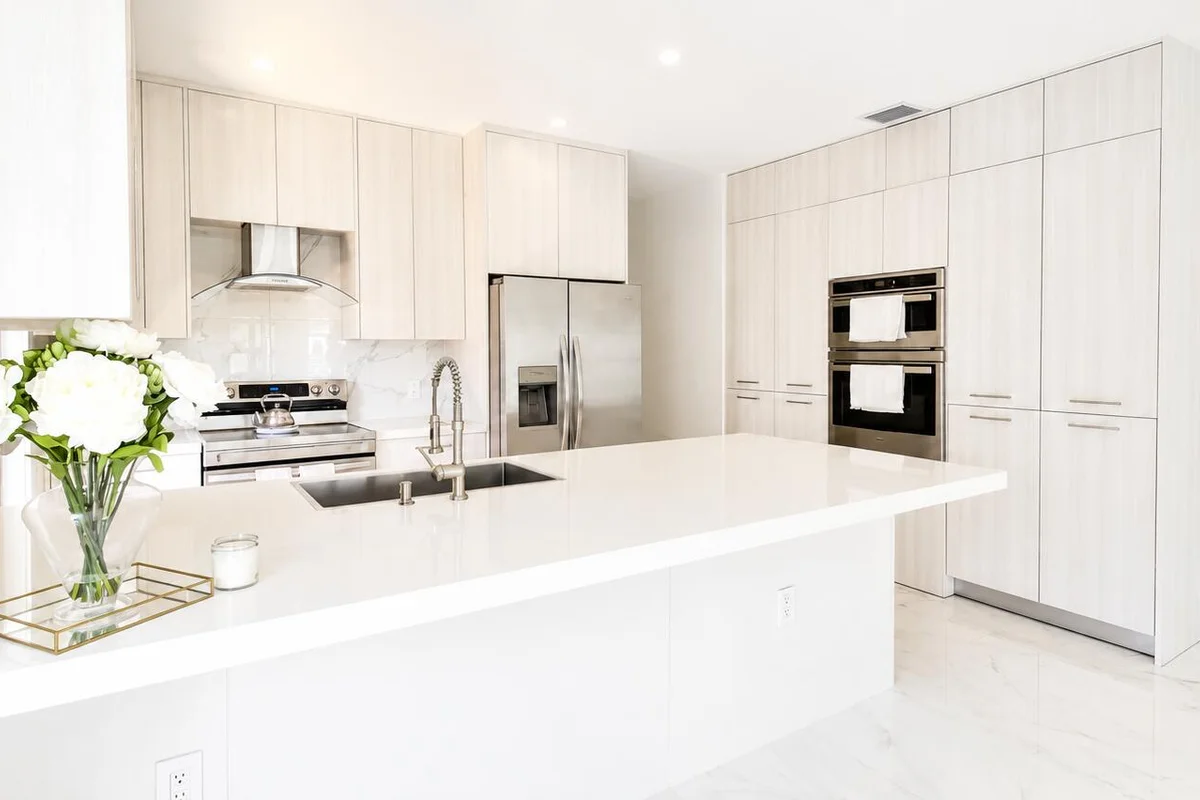 2239 SW 10th St, Miami: photo 1 of 58